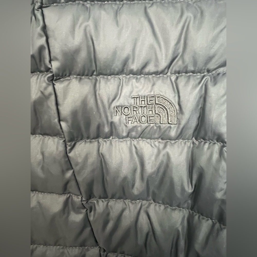 The North Face Women's Black Puffer Jacket - Picture 3 of 5